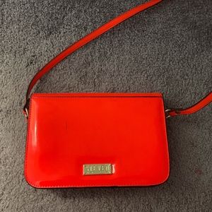 STEVEN MADDEN CROSSBODY BAG!